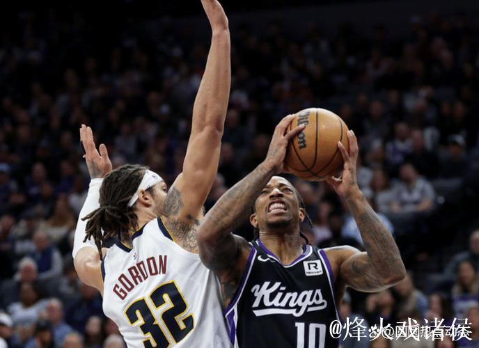 卡梅伦-约翰逊反击上空篮打进,掘金半场结束前打出13-2 卡梅伦-约翰逊反击上空篮打进,掘金半场结束前打出13-2