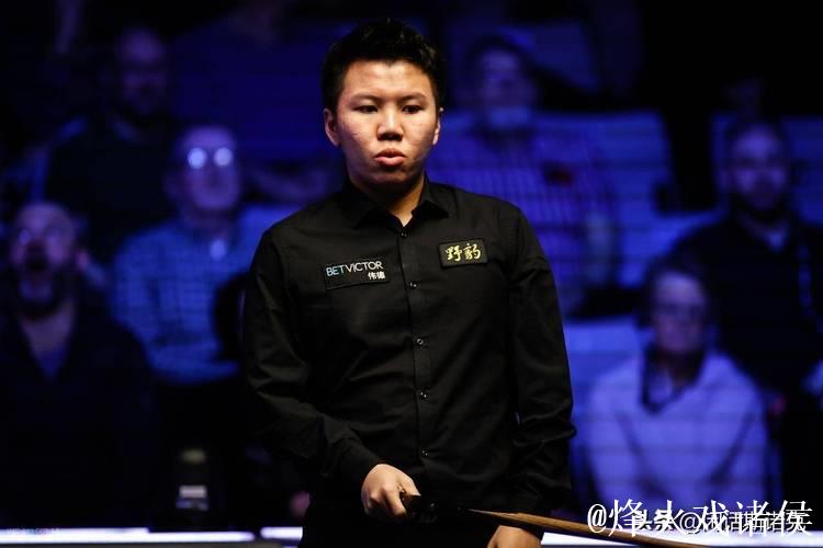 吕昊天和周跃龙决胜轮告捷，顺利挺进斯诺克英锦赛正赛